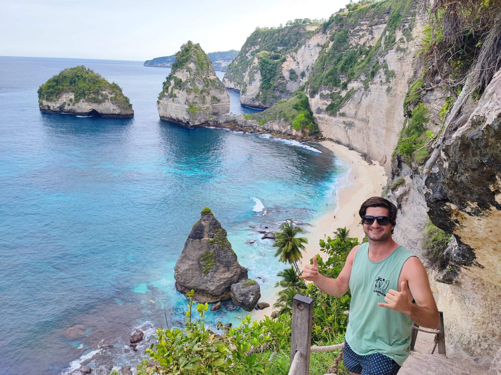 raoul-roams-travel-blog-home-diamond-beach-nusa-penida-bali-indonesia